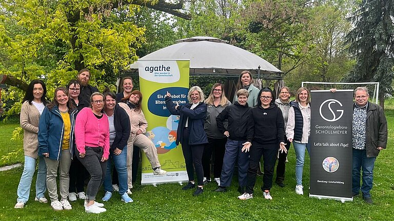 Start 6. Qualifizierungsmaßnahme Gruppenbild Fachkräfte Start 6. Qualifizierungsmaßnahme Gruppenbild Fachkräfte