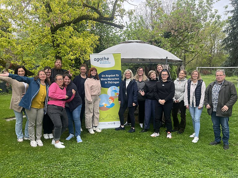 Start 6. Qualifizierungsmaßnahme Gruppenbild Fachkräfte Start 6. Qualifizierungsmaßnahme Gruppenbild Fachkräfte