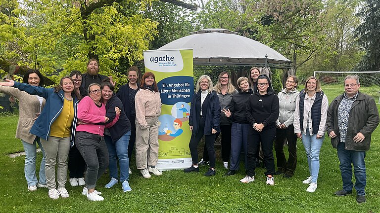 Start 6. Qualifizierungsmaßnahme Gruppenbild Fachkräfte Start 6. Qualifizierungsmaßnahme Gruppenbild Fachkräfte